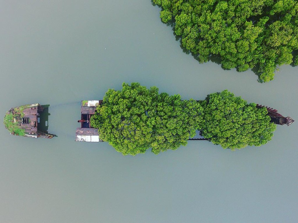 aerial images of shipwrecks